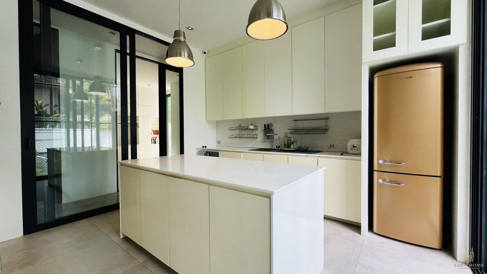 Luxury modern house for sale and rent at Kathu