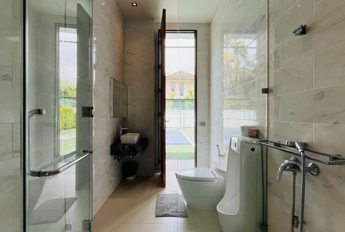 Luxury modern house for sale and rent at Kathu
