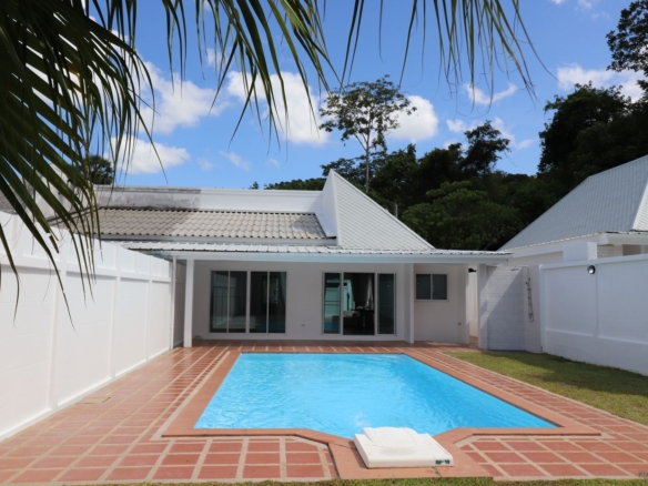 Charming Pool Villa for Sale in Paklok, Phuket!