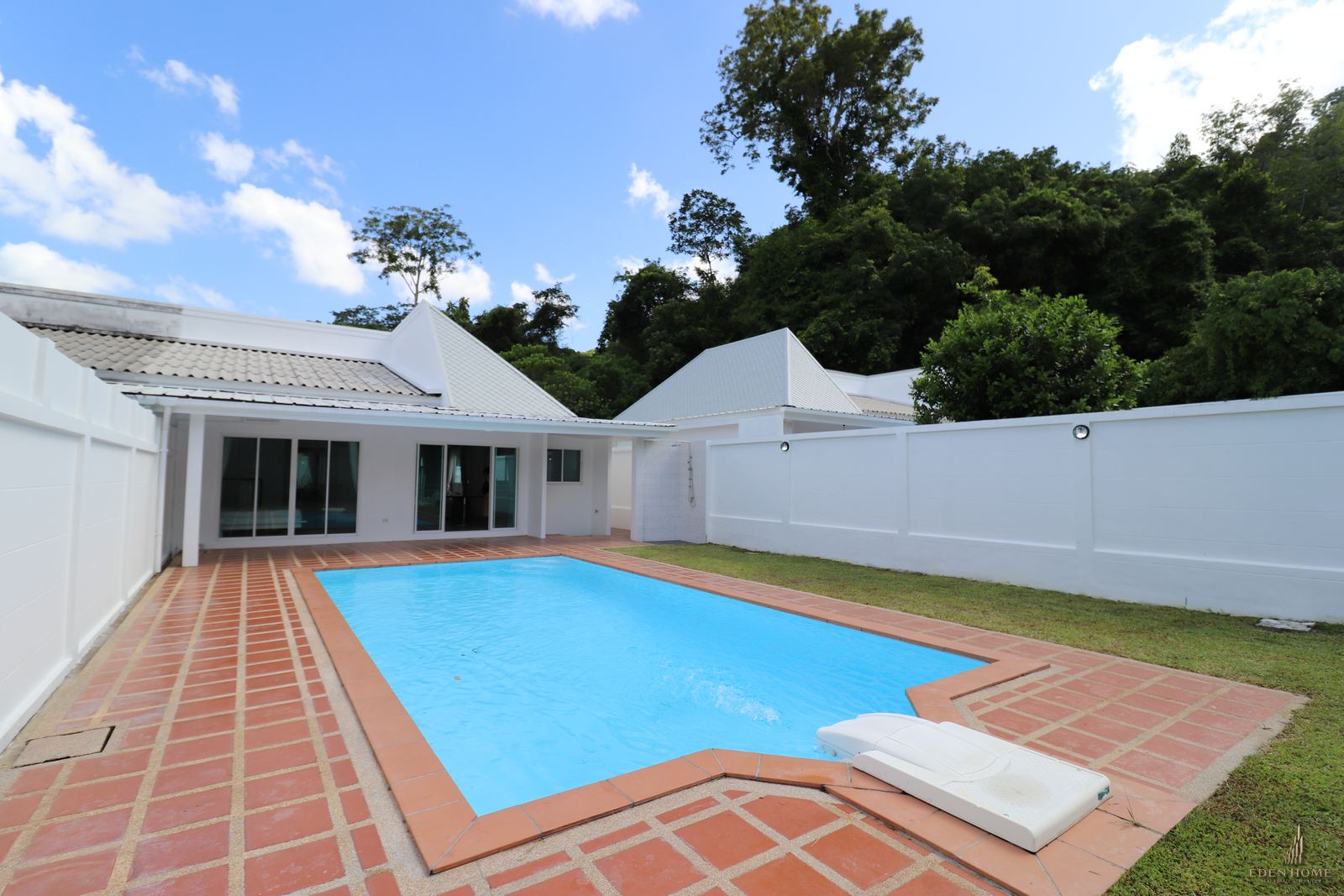 Charming Pool Villa for Sale in Paklok, Phuket!