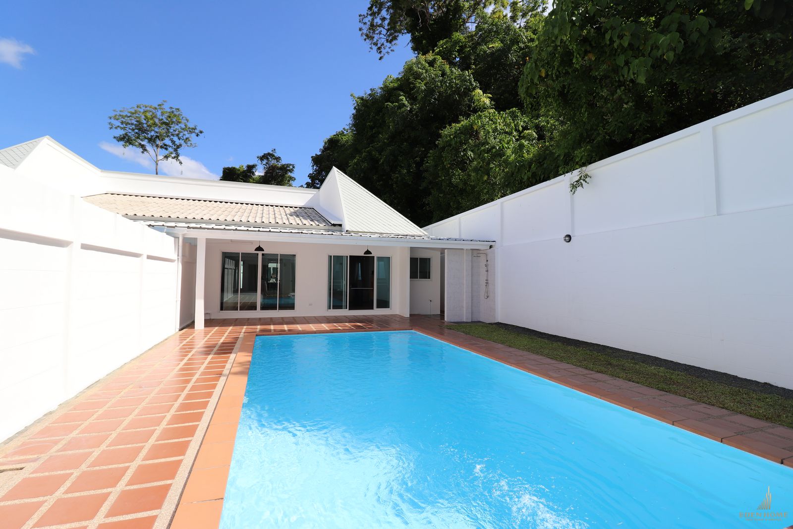 Spacious 3 bedrooms villa for sale at Paklok