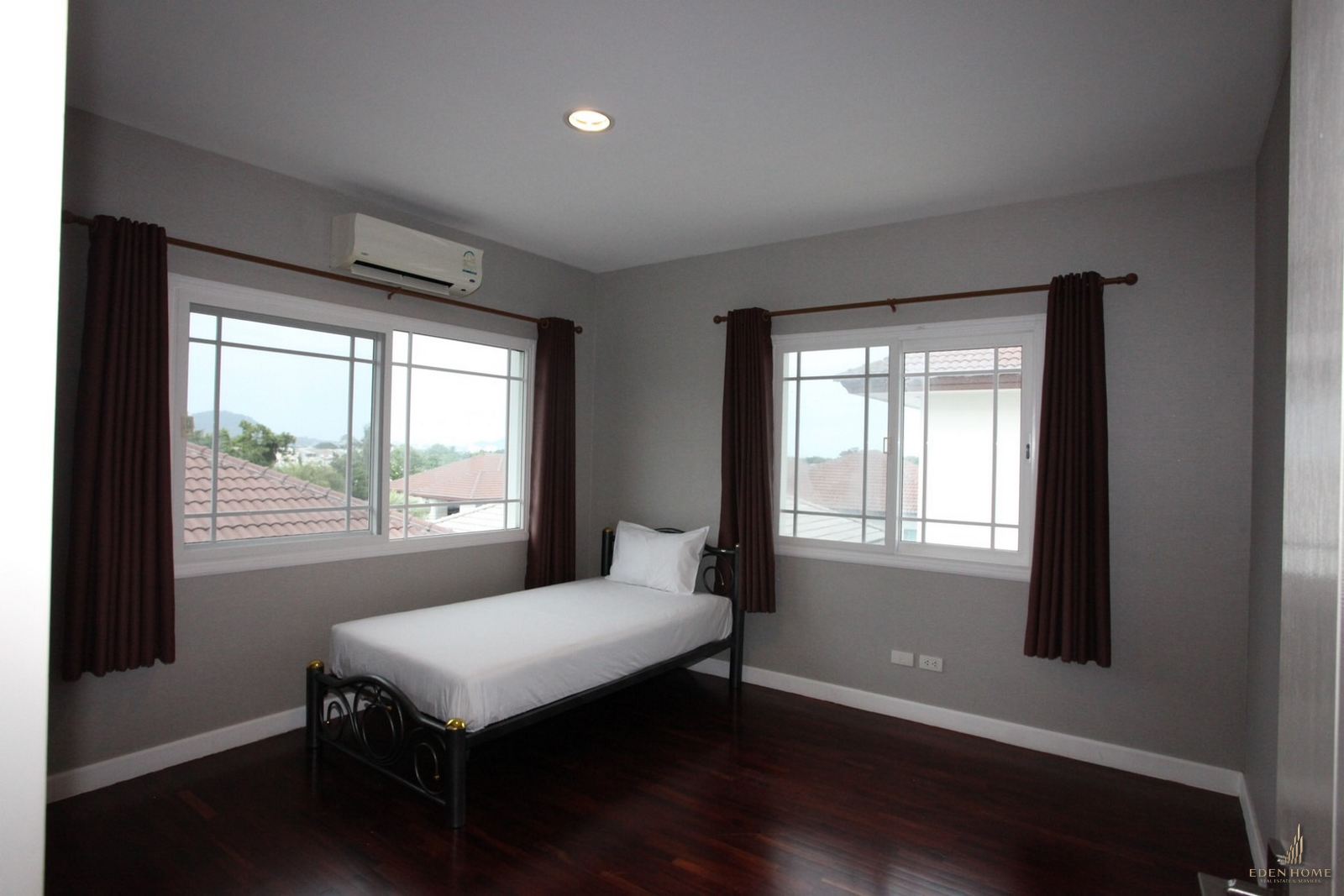 Ready to move in! Nice house with a pool in Chalong
