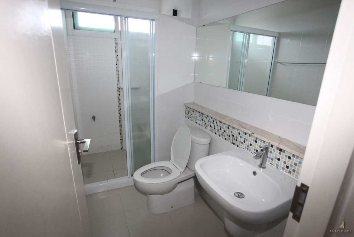 Ready to move in! Nice house with a pool in Chalong