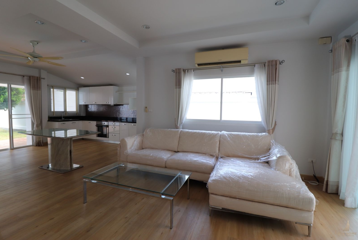 Spacious 3 bedrooms villa for sale at Paklok
