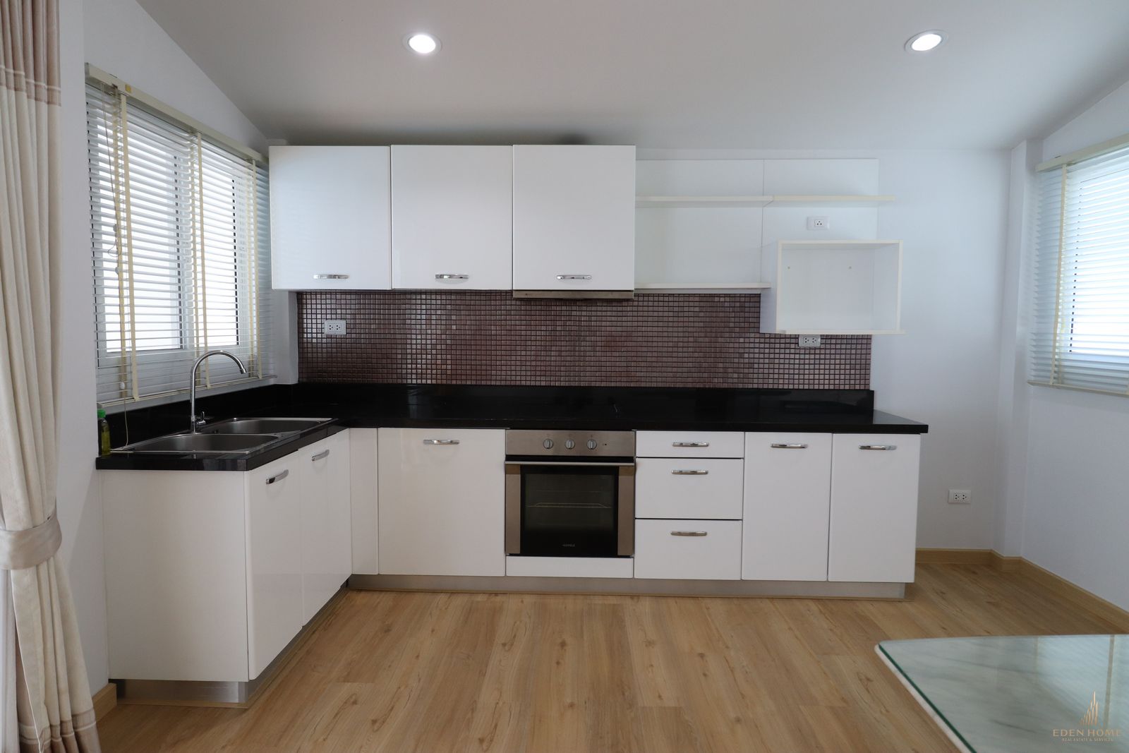 Spacious 3 bedrooms villa for sale at Paklok