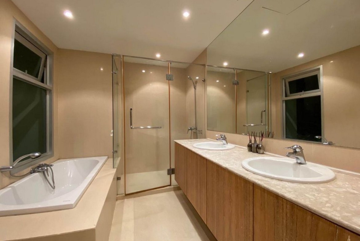 3 bedrooms Penthouse for sale at Phuket town
