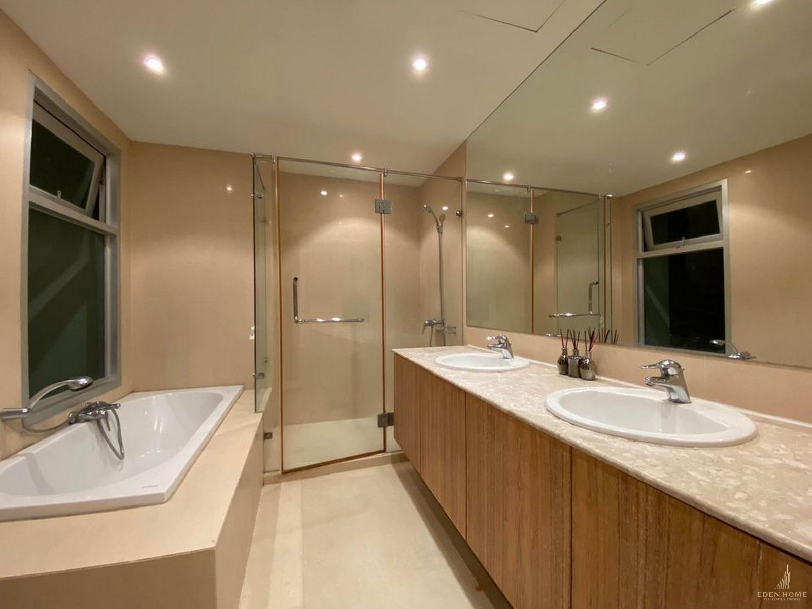 3 bedrooms Penthouse for sale at Phuket town