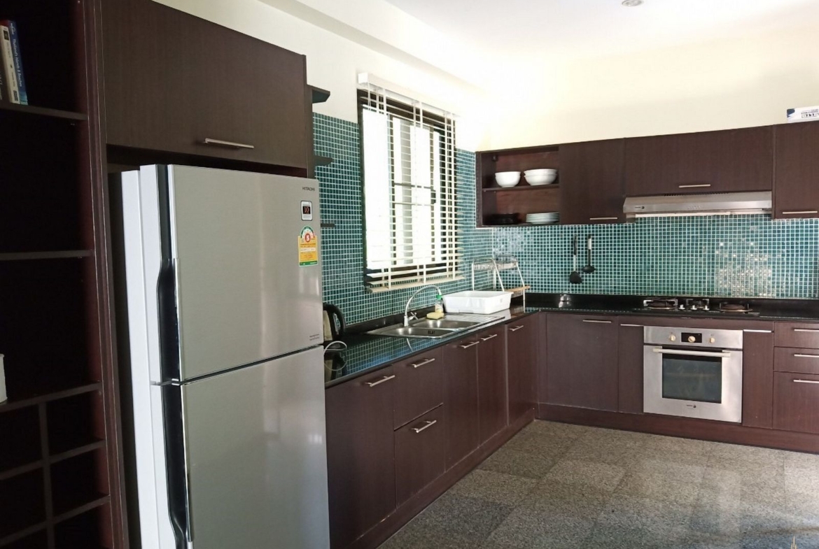 3 bedrooms villa for rent at Rawai