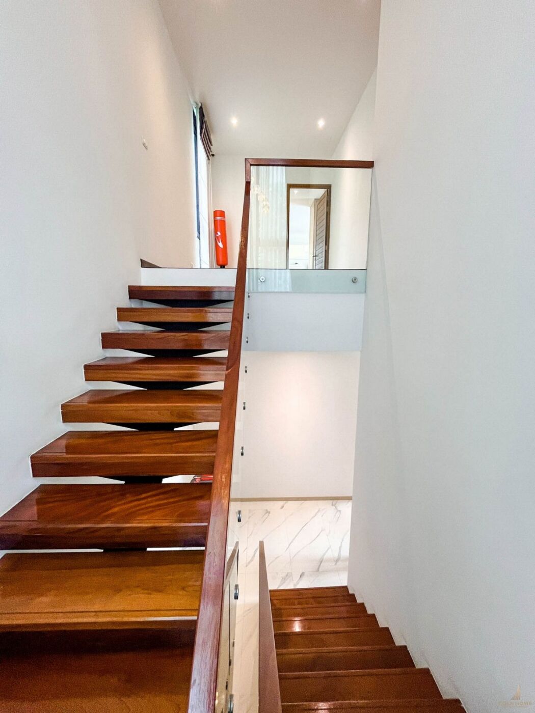 Modern Villa for Rent and Sale in Koh Keaw