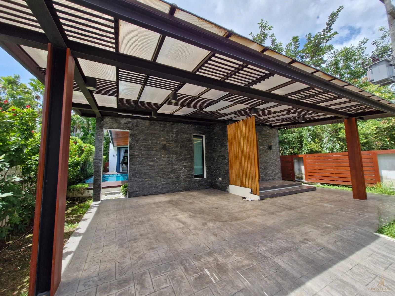 Modern Villa for Rent and Sale in Koh Keaw