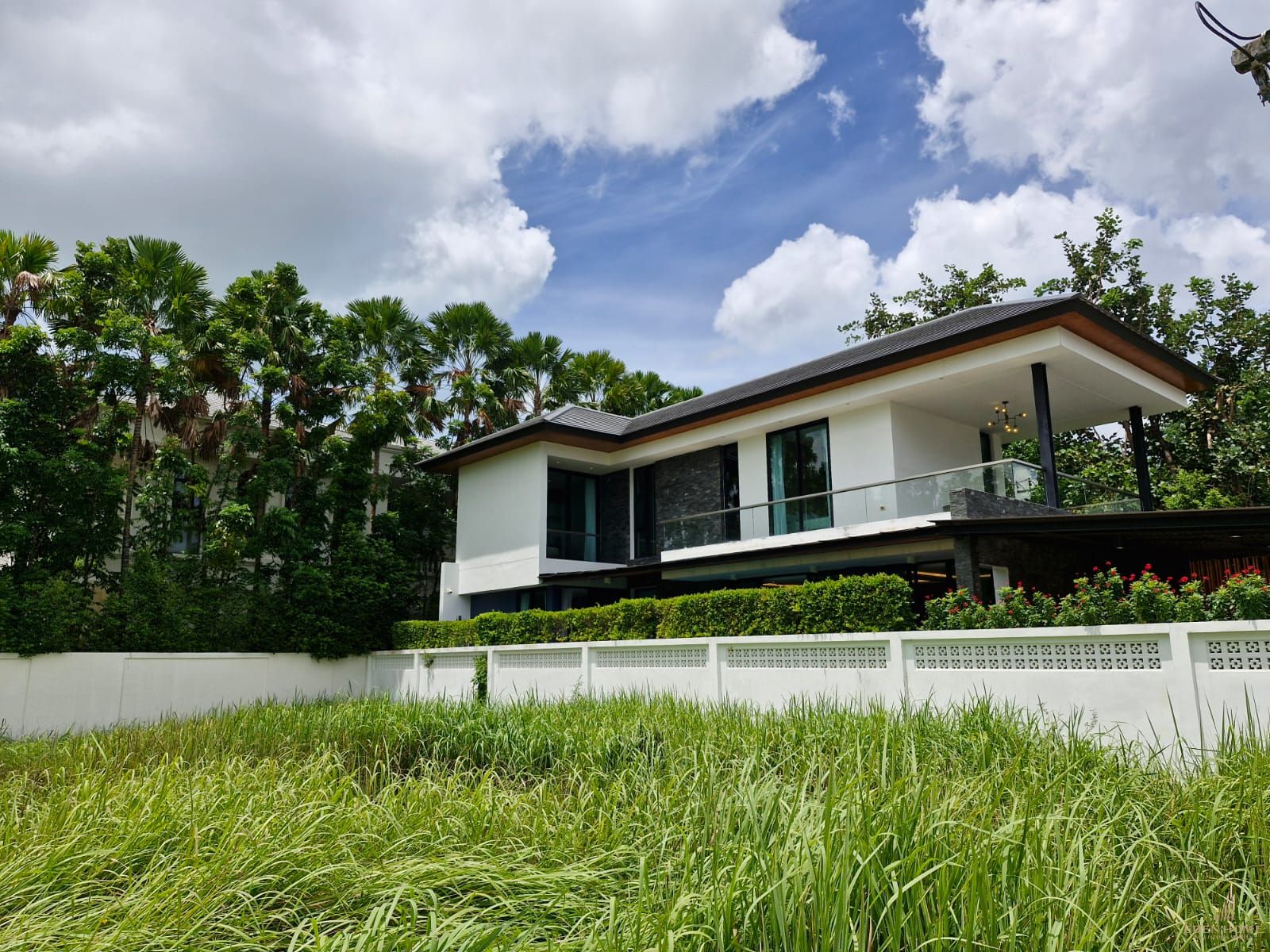 Modern Villa for Rent and Sale in Koh Keaw