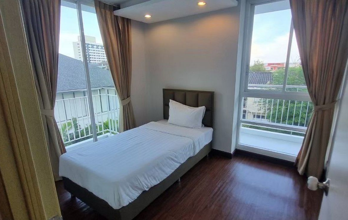 2 Bedrooms for rent in Phuket town