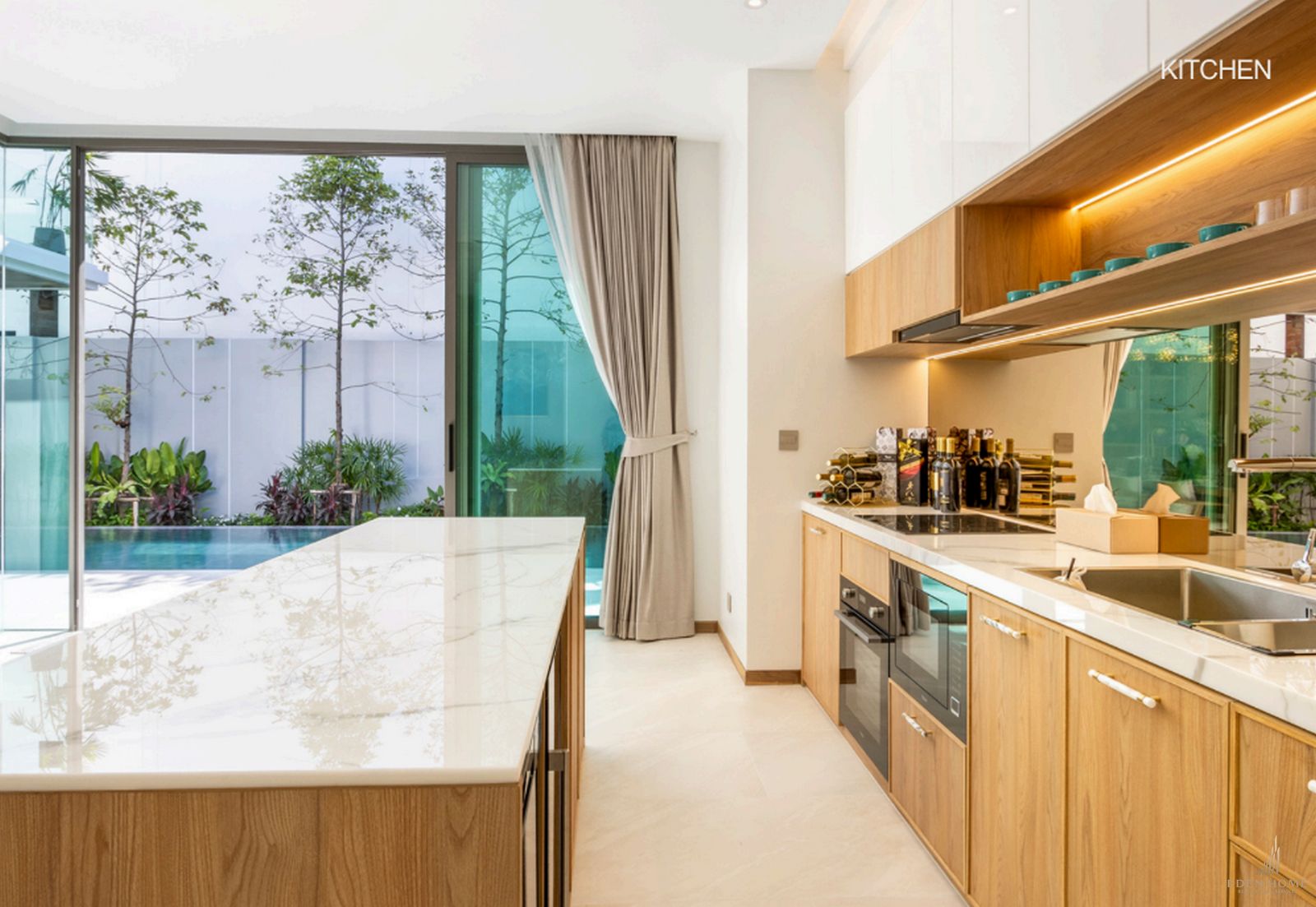 Life luxury villa in Bangtao For sale