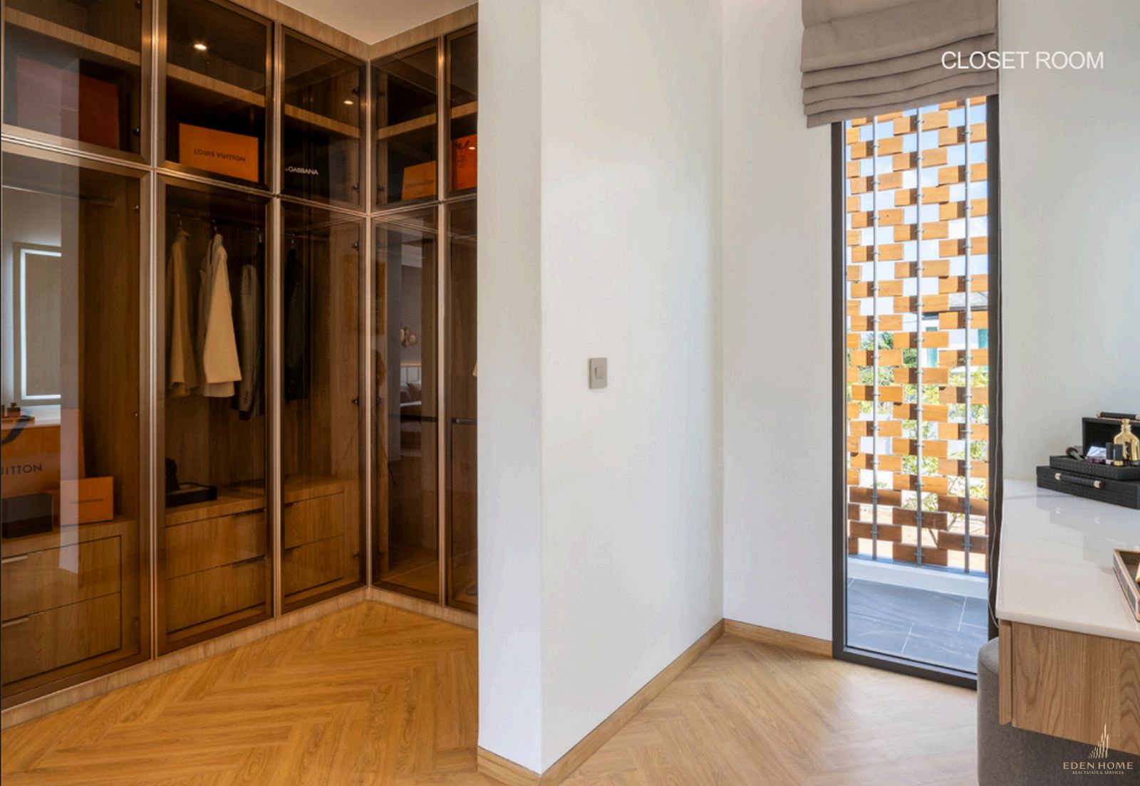 Life luxury villa in Bangtao For sale