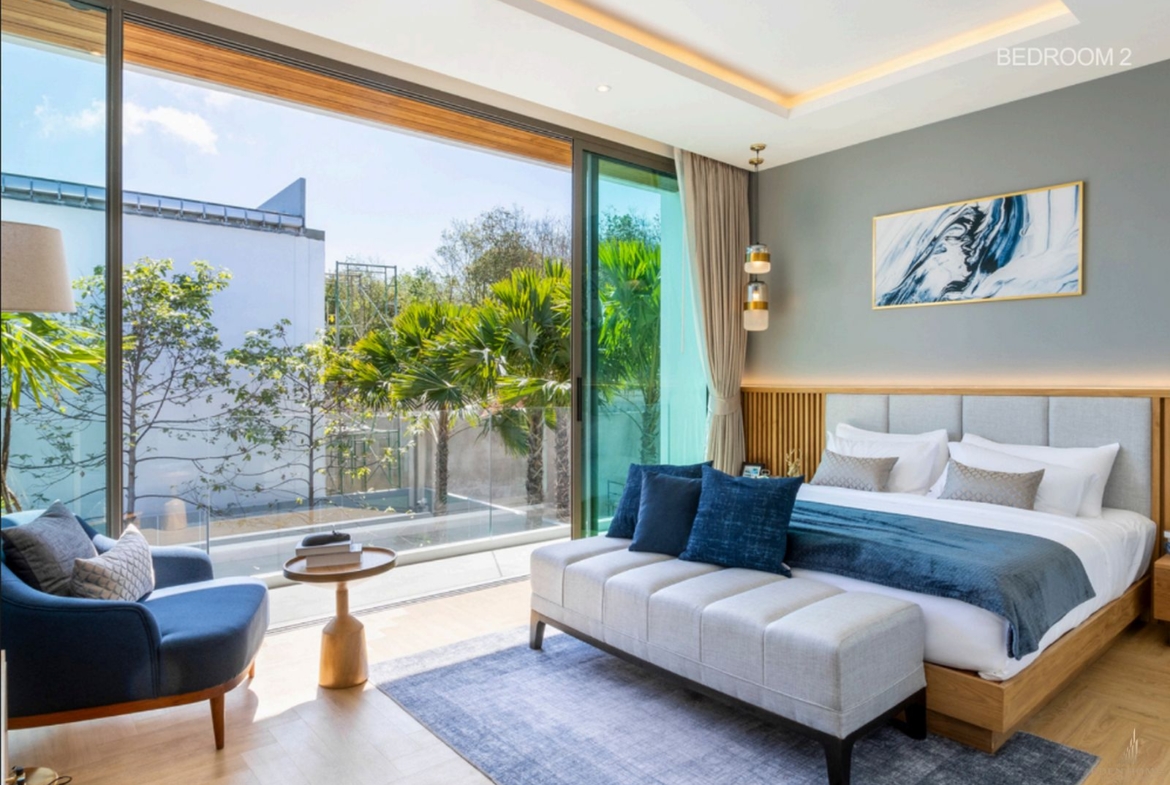 Life luxury villa in Bangtao For sale