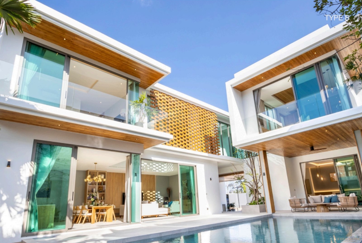Life luxury villa in Bangtao For sale