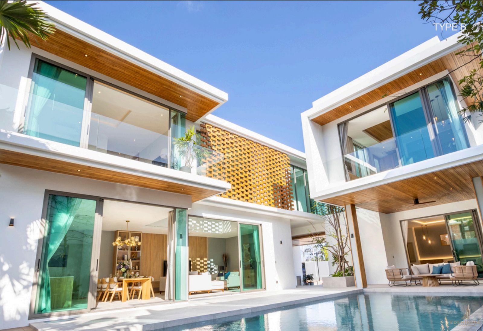 Life luxury villa in Bangtao For sale