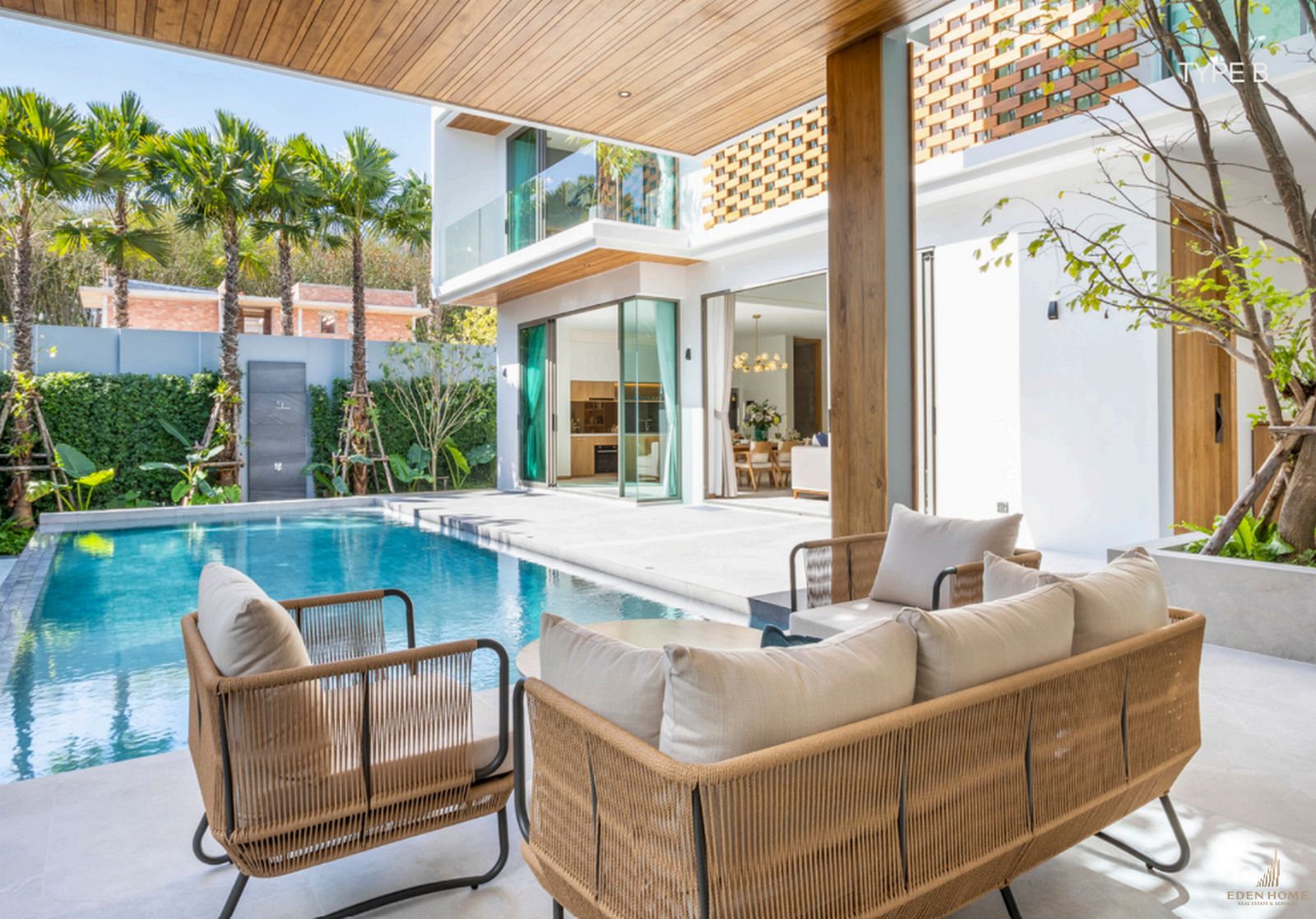 Life luxury villa in Bangtao For sale
