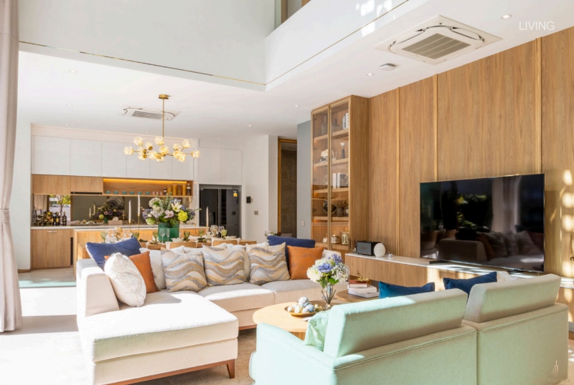 Life luxury villa in Bangtao For sale