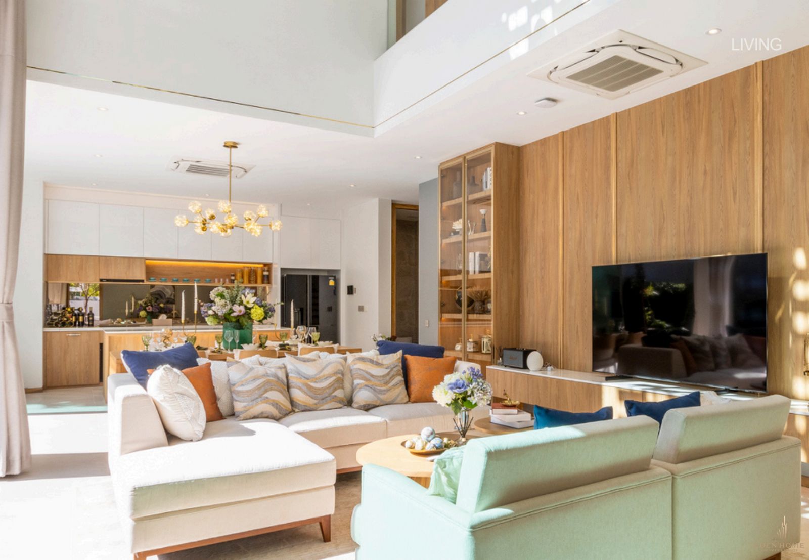 Life luxury villa in Bangtao For sale