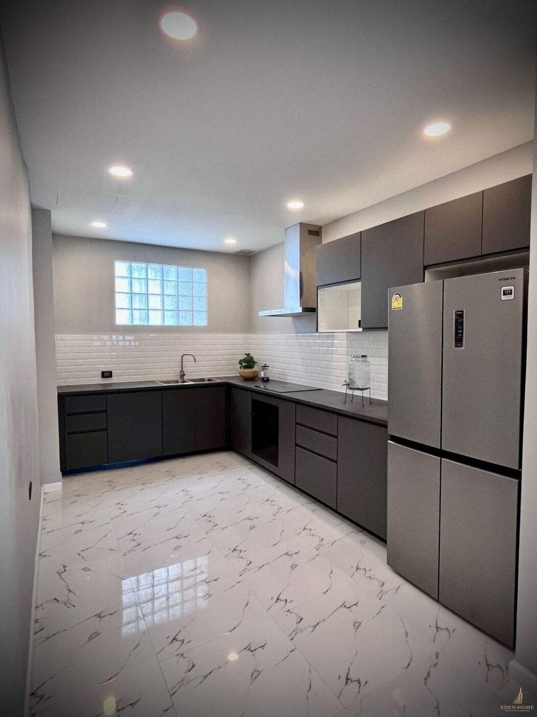 3 bedrooms villa for rent and sale in Kathu