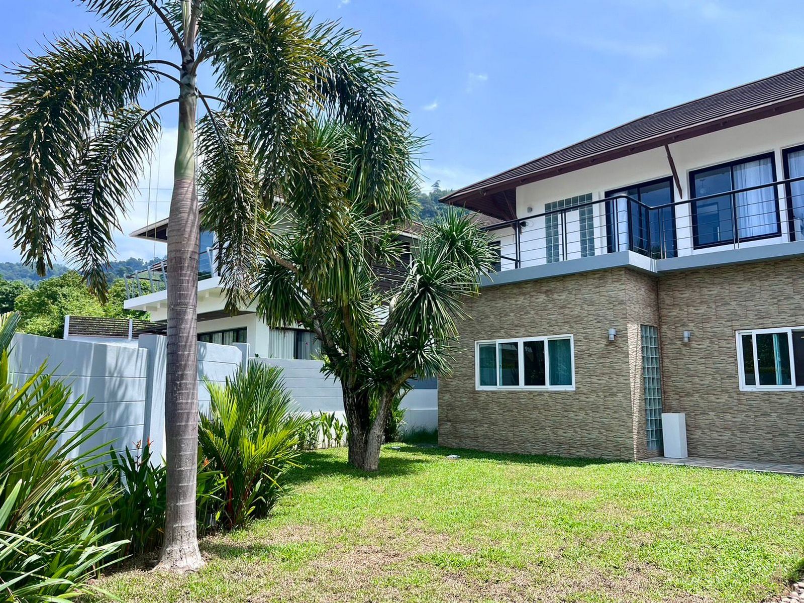 3 bedrooms villa for rent and sale in Kathu