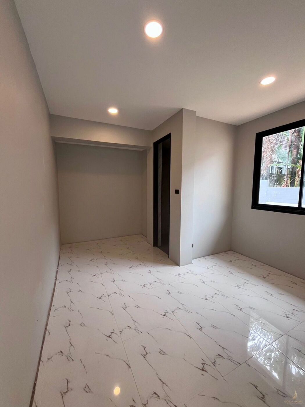 3 bedrooms villa for rent and sale in Kathu