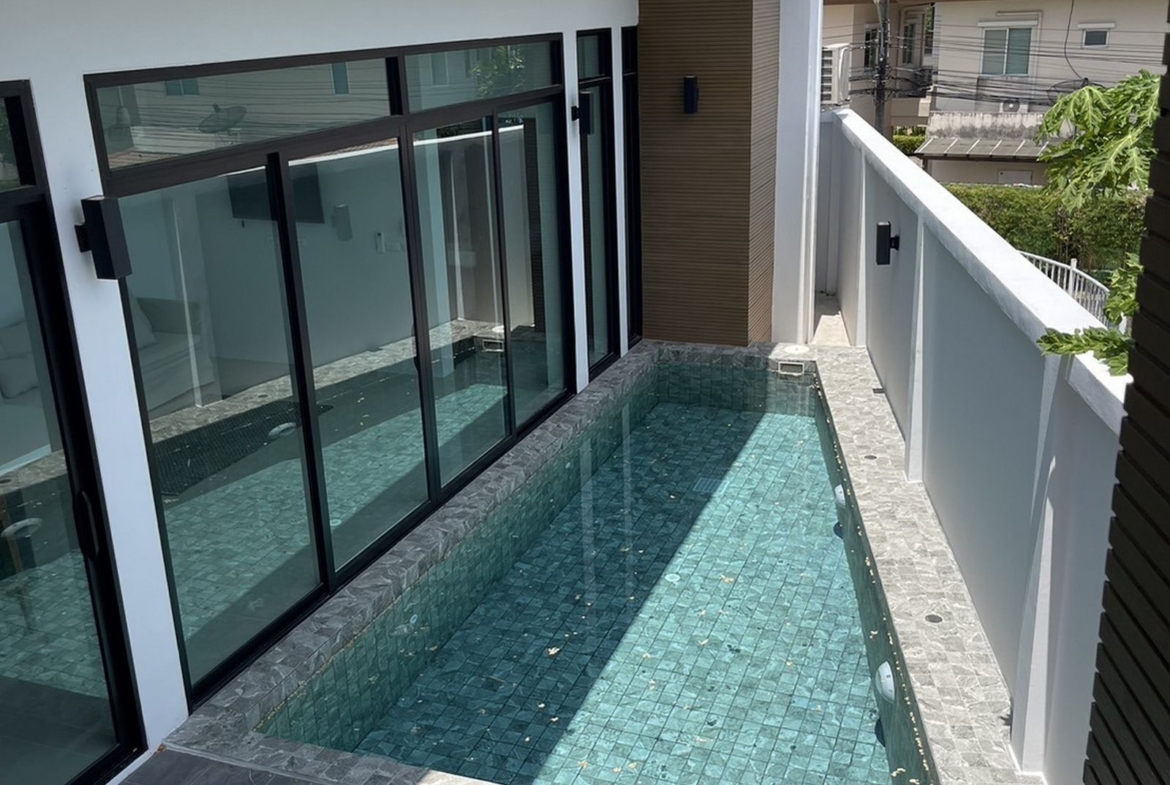 New Pool Villa in Paklok for sale