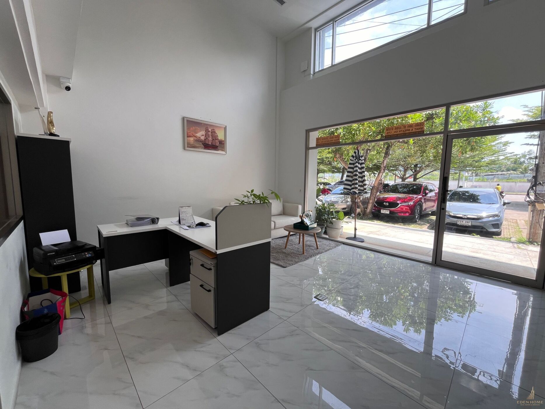 Spacious 3.5-Storey Commercial Building with Mezzanine