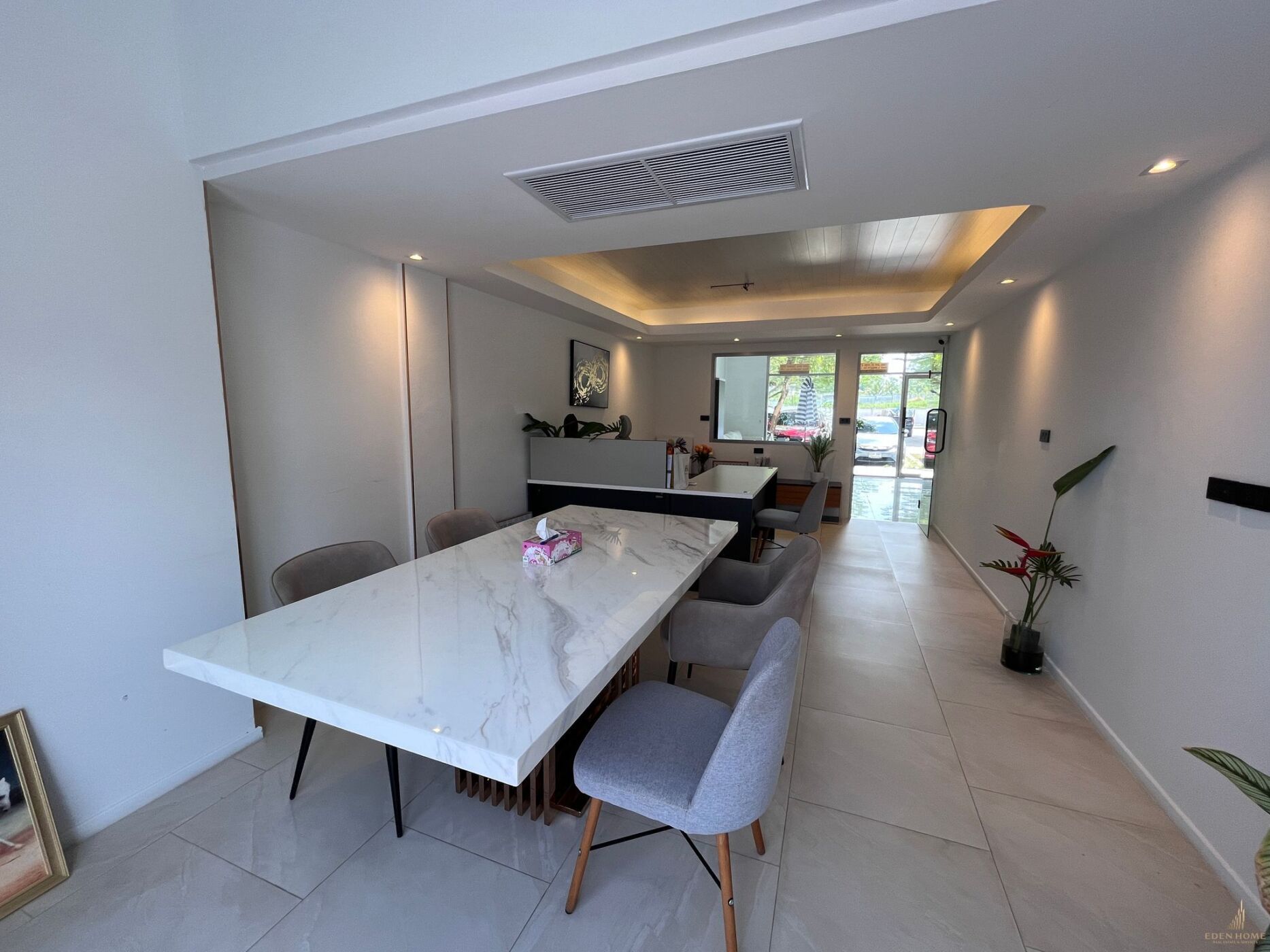 Spacious 3.5-Storey Commercial Building with Mezzanine