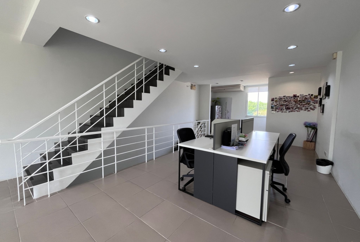 Spacious 3.5-Storey Commercial Building with Mezzanine