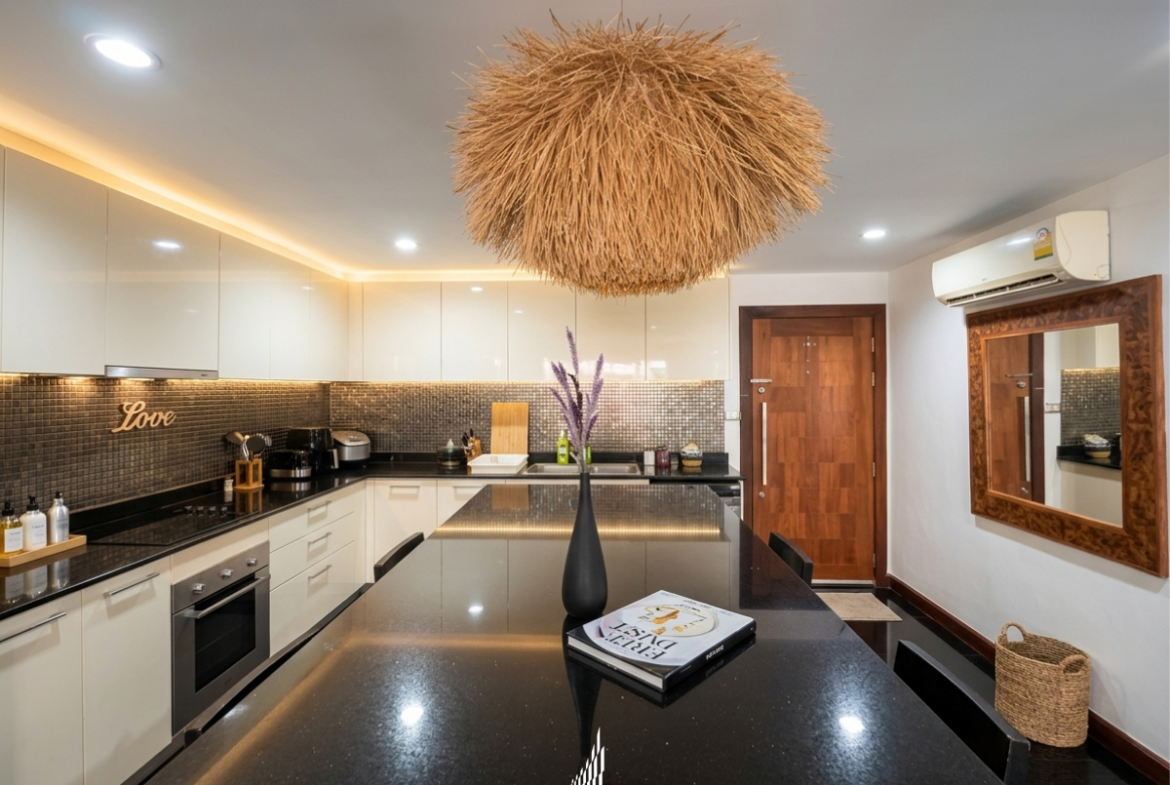 🪵 NORTHERN CHARM IN RAWAI | EXPANSIVE 2BR RESIDENCE 🍂