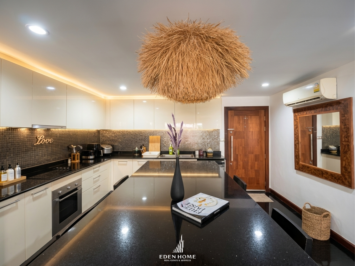 🪵 NORTHERN CHARM IN RAWAI | EXPANSIVE 2BR RESIDENCE 🍂