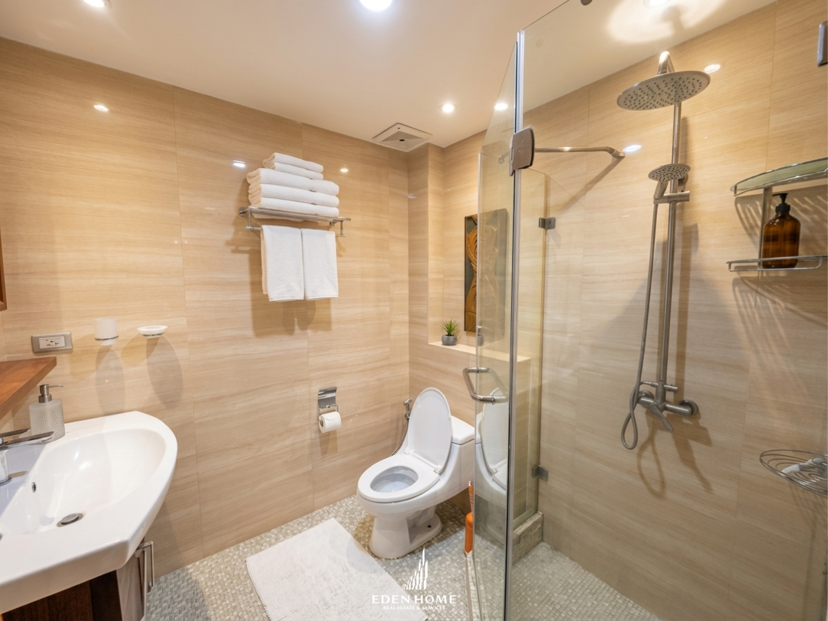 🪵 NORTHERN CHARM IN RAWAI | EXPANSIVE 2BR RESIDENCE 🍂