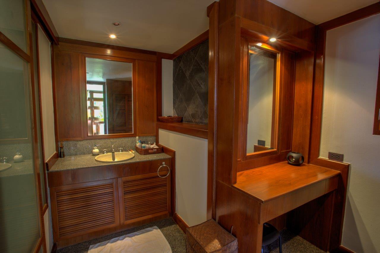 Overlooking Oceanview Villa – Surin Beach, Phuket