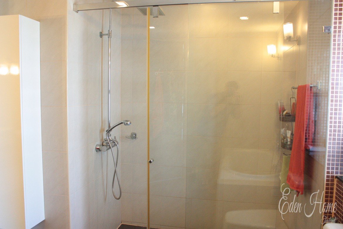 Spacious 2 bedroom condo, Patong