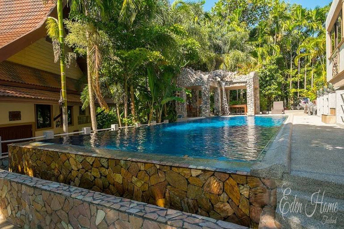 Outstanding 3 Bedroom Penthouse with golf and mountain view for rent