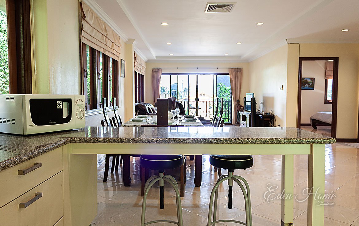 2-Bed House with Studio on the Ground Floor for Rent