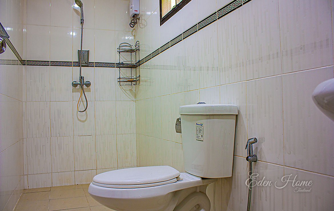 apartment's bathroom