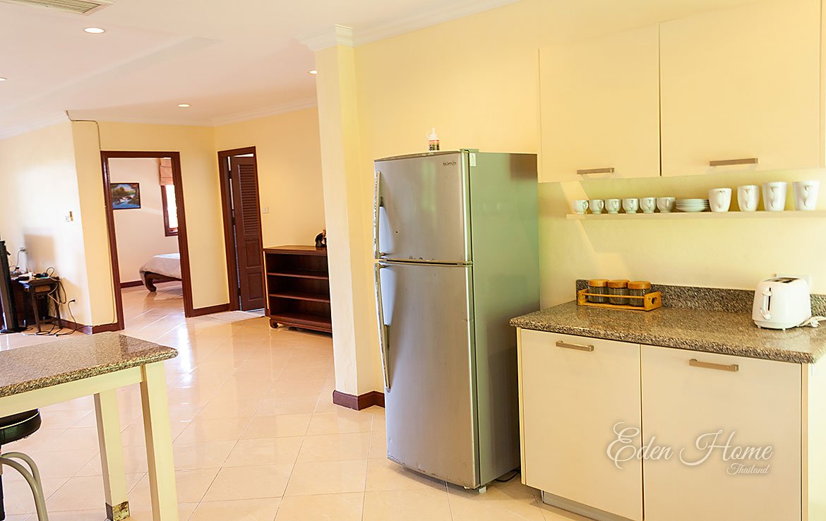 2-Bed House with Studio on the Ground Floor for Rent