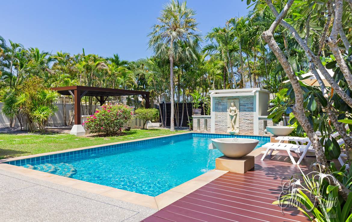 Holiday Pool Villa 3 Bedroom, Rawai