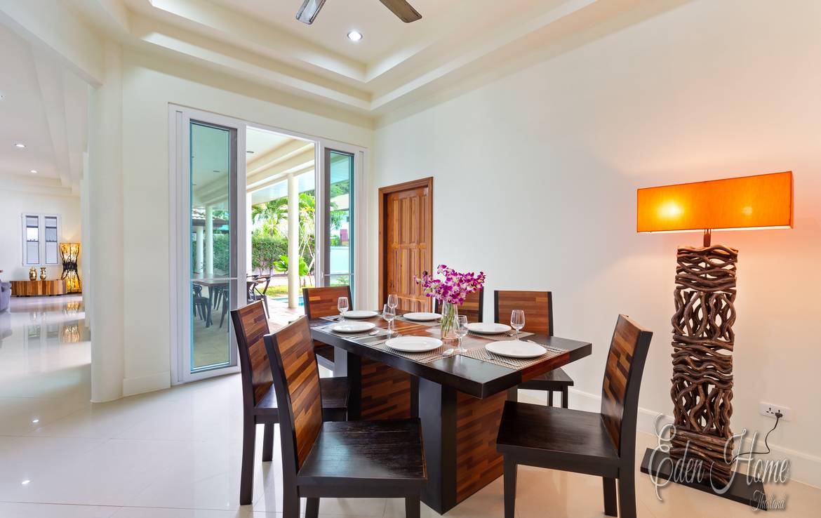 Luxurious Villa, 4 Bedroom, Rawai