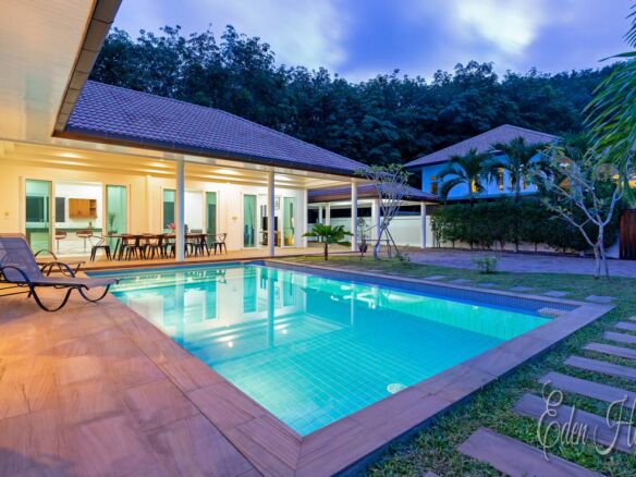 Luxurious Villa, 4 Bedroom, Rawai