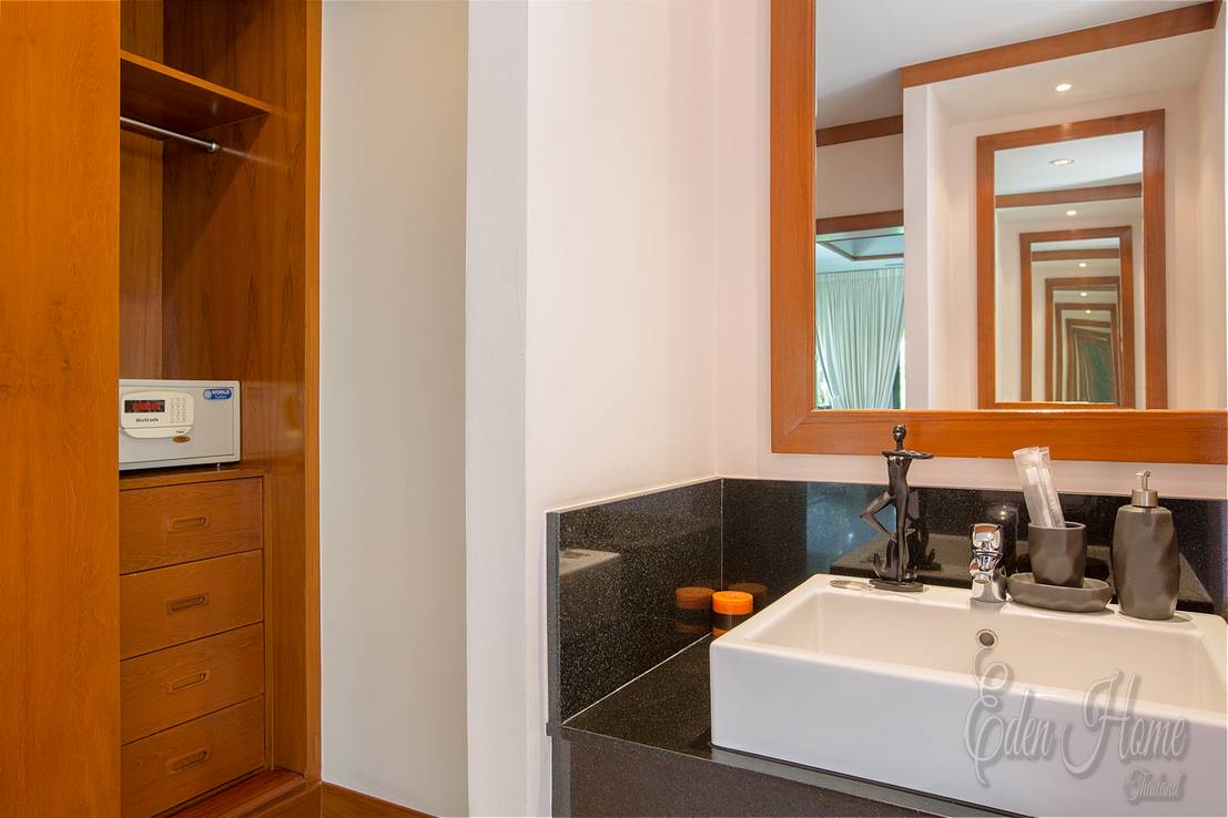 Villa Iagap in Naiharn – 3 Bedroom Pool Villa
