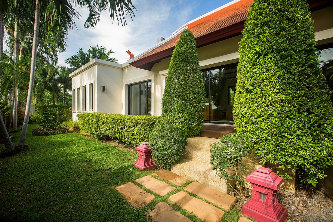 Villa Iagap in Naiharn – 3 Bedroom Pool Villa