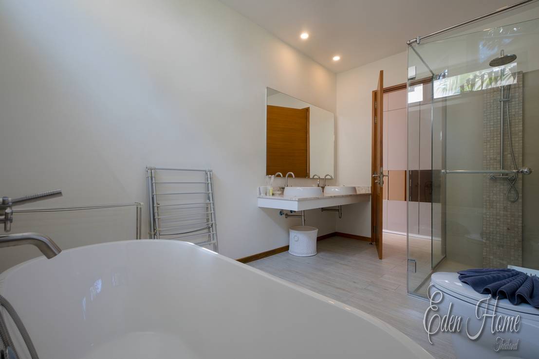 Villa Ajar in Rawai – 4 Bedroom Pool Villa