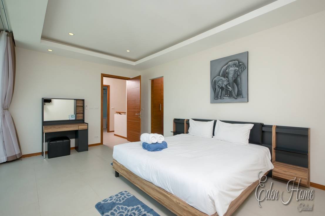 Villa Ajar in Rawai – 4 Bedroom Pool Villa