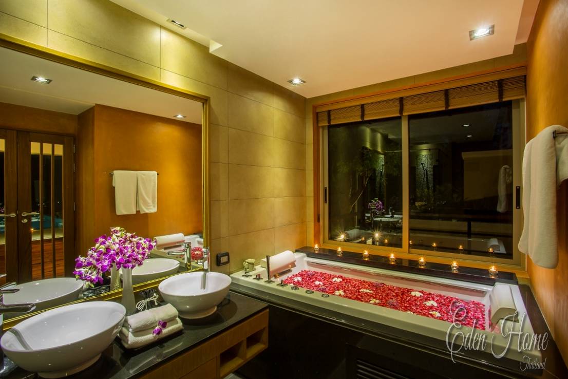 Villa Nawatnat in Kamala – 3 Bedroom Pool Villa