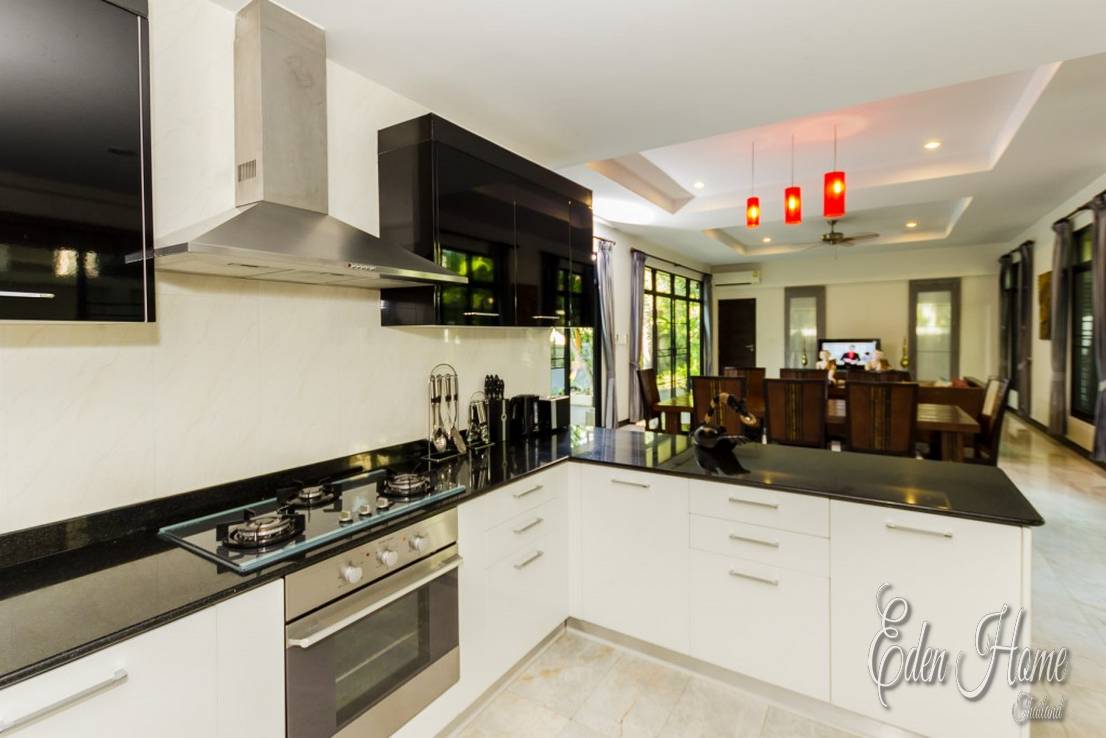 Villa Akilas – 4 Bedroom Pool Villa in Rawai