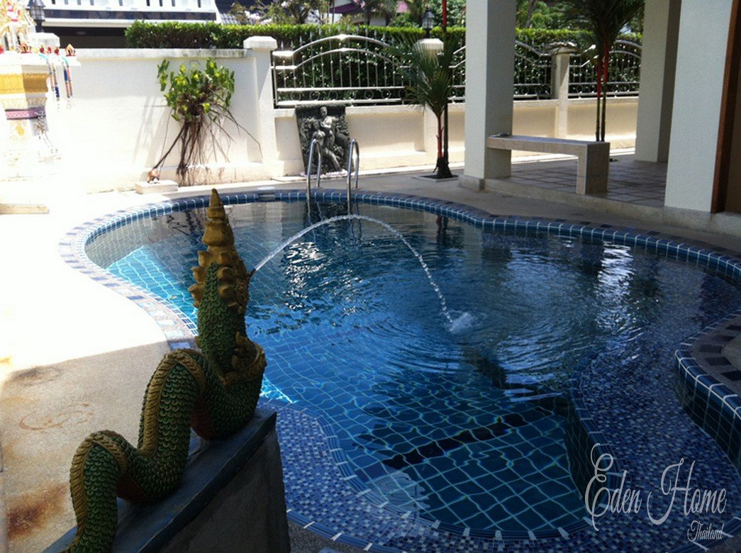 Large 7 Bedroom Villa in Kathu for Sale